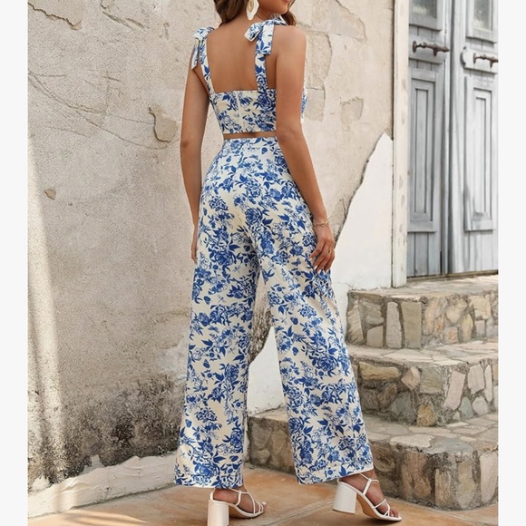 Blue and White Floral Print - Crop Cami & Pant Set - XS - Picture 2 of 5